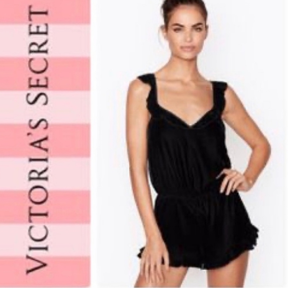 Victoria Secret Velvet V Neck Romper Ruffle Trim Black Relaxed Fit Size Medium - Picture 1 of 8